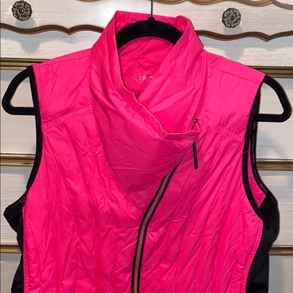 EUC Calvin Klein Performance duck down puffer vest - Picture 6 of 7